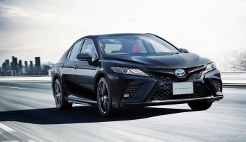 Toyota обновила Camry и представила спецверсию в честь 40-летия (ФОТО)