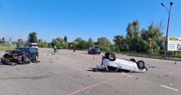 Смертельное ДТП под Киевом - автомобиль разорвало на части (ФОТО, ВИДЕО)