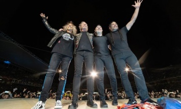 Metallica представила live-видео на песню Moth Into Flame с предстоящего релиза S&M2