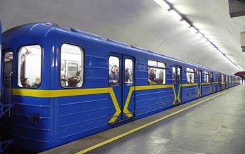В киевском метро пьяный мужчина упал на рельсы