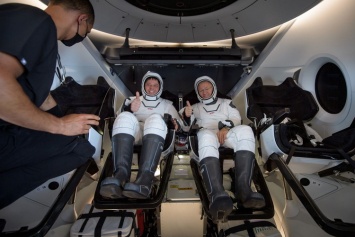 Астронавты NASA поделились впечатлениями от полета и посадки SpaceX Crew Dragon: корабль готов к регулярным полетам