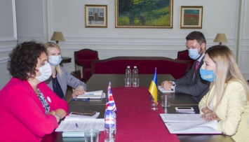 Джапарова обсудила с послом Британии создание "Крымской платформы"
