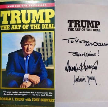 Оксана Марченко показала книгу Трампа с автографами и пожеланиями президента США для нее и Медведчука