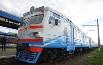 Донецкая железная дорога восстанавливает движение семи пригородных поездов