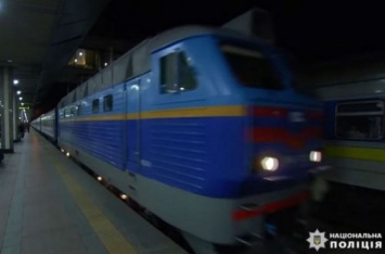Происшествие с дебошем и пьянкой в поезде Харьков - Ужгород получило продолжение