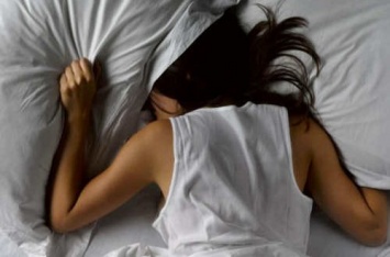 Толкование примет: почему нельзя одному спать на двух подушках