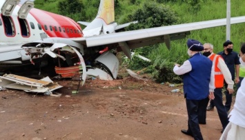 Авиакатастрофа в Индии: спасатели нашли "черные ящики"