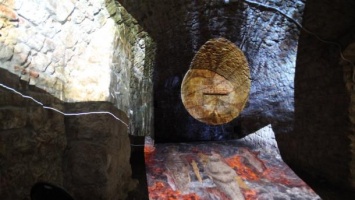 В подземельях Львова показали преобразование первобытных верований в мировые религии