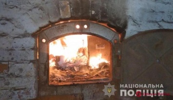 Зачистка по-богатому: одесская полиция сожгла наркотические вещдоки