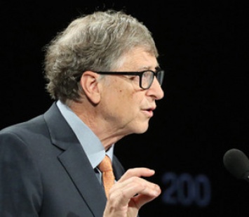 Билл Гейтс предупредил об опасности гонки за вакциной против коронавируса