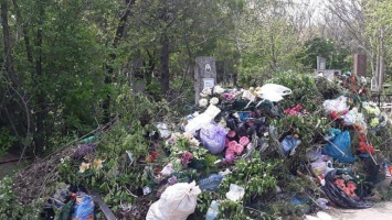 В Николаеве, чтобы прекратить сброс мусора на Мешковском кладбище, ограничили въезд на территорию