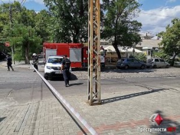 В Николаеве мужчина заявил, что заминировал салон рядом с управлением полиции