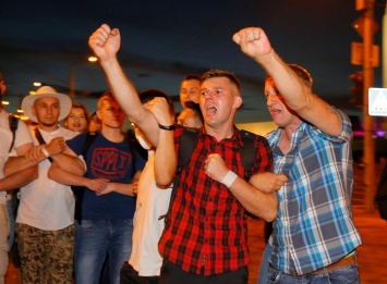 "Диктатор развязал войну": белорусов призывают в 19:00 выходить на акции протеста по всей стране