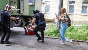 Суд закрыл дело активиста Кирьякова, задержанного на акции в поддержку Стерненко