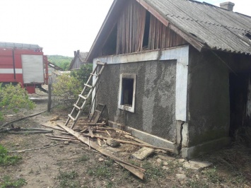 Пожарные Николаевщины спасли от полного выгорания два жилых дома и ряд хозпостроек (ФОТО)