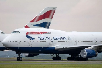 Авиалайнеры Boeing 747 все еще получают регулярные обновления ПО на дискетах