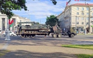 В Минск вошли танки