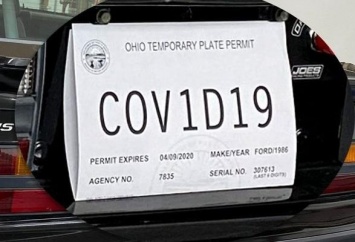 Курьез: в Кирилловке заметили автомобиль с американскими номерами "COVID 19" (ФОТО)