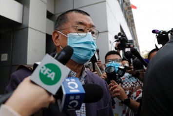 В Гонконге освобожден под залог оппозиционный издатель Джимми Лай