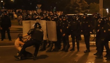 В Беларуси ночью вновь продолжались протесты и столкновения с милицией
