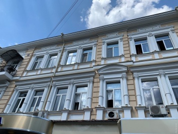 С отреставрированных фасадов в исторической части Одессы начали снимать кондиционеры