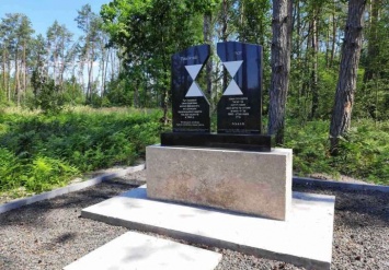 В Ровненской области установлены памятники на шести братских могилах жертв Холокоста