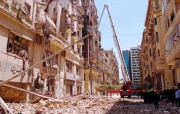 В столице Египта обрушился дом: спасли 18 человек