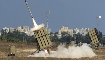 Израиль перехватил ракеты, пущенные из сектора Газа, и нанес ответный удар
