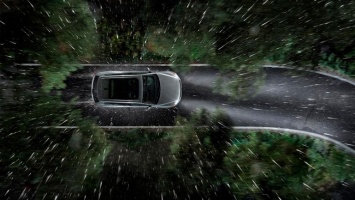 Рекомендации по вождению автомобиля в сильный дождь