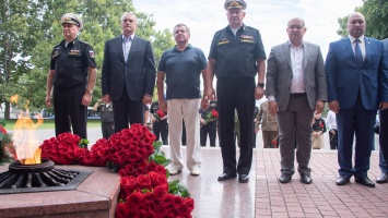Сергей Аксенов возложил цветы к Мемориалу героической обороны Севастополя 1941 - 1942 годов
