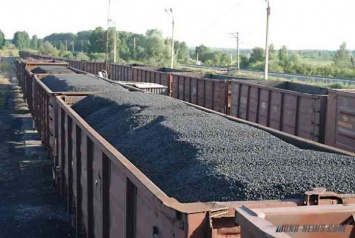 Уголь Доброполья продолжает накапливаться на складах