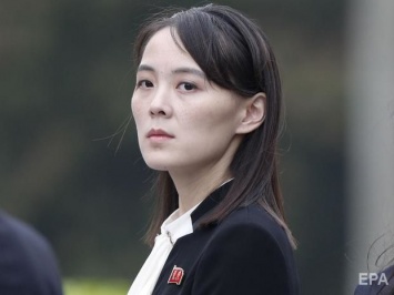Ким Чен Ын передал часть полномочий сестре и ряду чиновников - СМИ