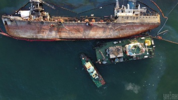 Аварийный танкер Delfi не успеют убрать с одесского пляжа до 24 августа - исполнитель работ