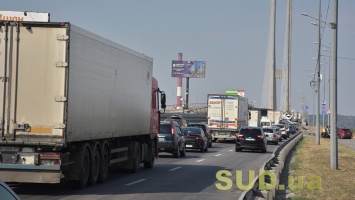 Возле Одессы автомобили застряли в серьезной пробке, видео