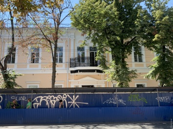 С мастерскими и спортзалом: в центре Одессы вместо ветхих строений особенной школы построят трехэтажный корпус