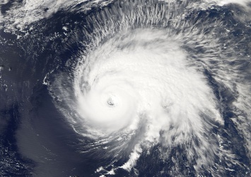 В Атлантике зафиксирован рекорд по количеству штормов