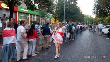 В Киеве проходит акция солидарности с белорусами (фото)