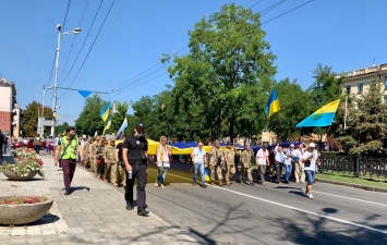 Детская игра, каяки и собачий вальс: как в Днепре отпраздновали День Независимости Украины