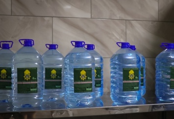 Гвардейцы в ООС обеспечены качественной питьевой водой высокой степени очистки (фото)