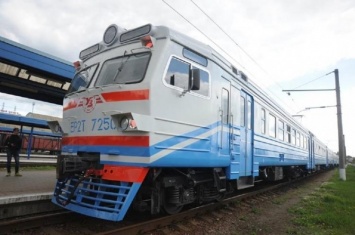 "Укрзализныця" отменяет популярные поезда