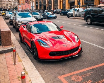 В Украине заметили сверхмощный Chevrolet Corvette