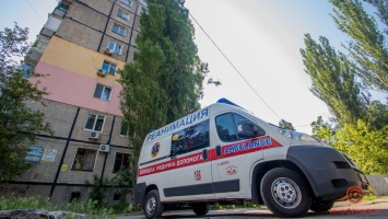 В Днепре спасают 4-летнюю девочку, которая выпала из окна на 5-м этаже