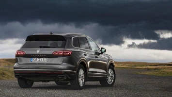 В Китае Volkswagen представил обновленный Touareg