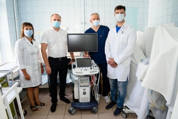 Запорожский медуниверситет оборудовал областную инфекционную больницу новым аппаратом для диагностики COVID-19