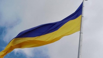 Флаг заменили на новый, сенсации нет: Кличко объяснил, что случилось на самом высоком флагштоке Украины в Киеве