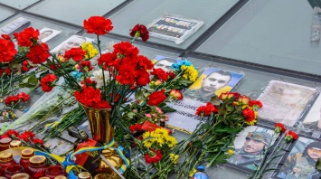 В Днепре почтили память военных, погибших на Востоке Украины