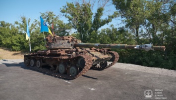 Подбитый оккупантами танк стал в Донецкой области памятным знаком защитникам Украины