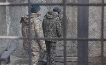 Приговорен к 6 месяцам ареста на гауптвахте: на Днепропетровщине военный украл у женщины сумочку