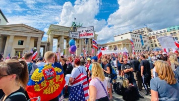 Протесты в Берлине: Кеннеди вернулся COVID-диссидентом