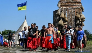 На Хортице стартовал фестиваль воинских и традиционных культур "Запорожский Спас"